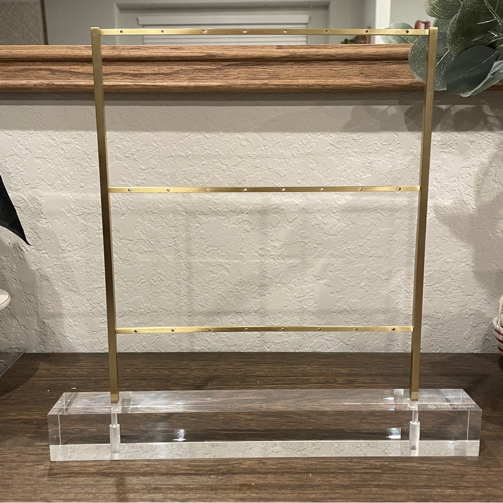 Kendra Scott Earring Stand